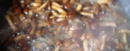 Шаг 1: макарон с копченой колбасой