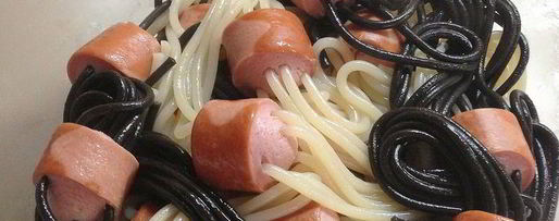 Шаг 4: макарон с сосисками осьминожки