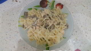 Рецепт Пасты Фарфалле с курицей и грибами
