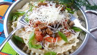 Рецепт Пасты с баклажанами и помидором