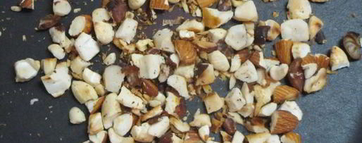 Шаг 1: пасты с орехами и свекольным соком