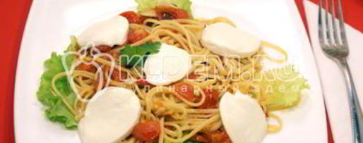 Шаг 4: пасты с помидорами черри