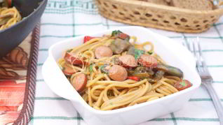 Рецепт Спагетти с овощами и сосисками