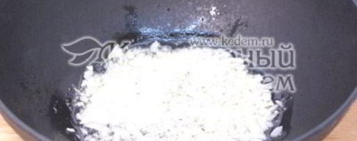 Шаг 1: спагетти с овощами и сосисками