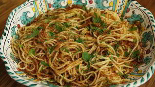 Рецепт Спагетти с сушеными помидорами, чесноком и сухарной крошкой