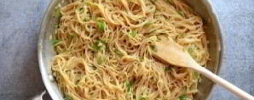 Шаг 4: спагетти с зеленым луком