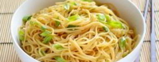 Шаг 5: спагетти с зеленым луком