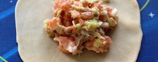 Шаг 6: мантов с семгой и шафраном