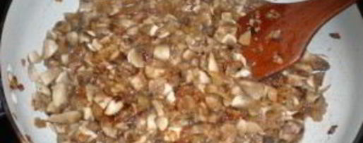 Шаг 3: мяса по-французски с грибами и помидорами