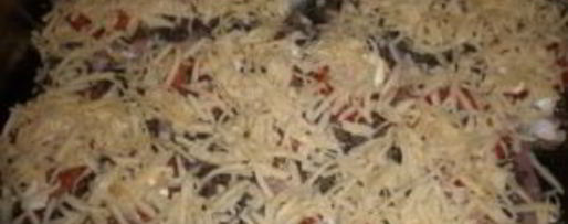 Шаг 5: мяса по-французски с грибами и помидорами