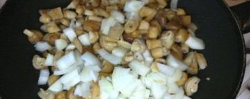 Шаг 2: мяса по-французски в фольге с грибами