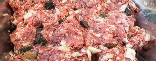 Шаг 5: домашних колбасок из говядины с беконом и грибами