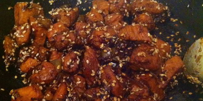 Рецепт индейки с овощами, кунжутом и соусом терияки