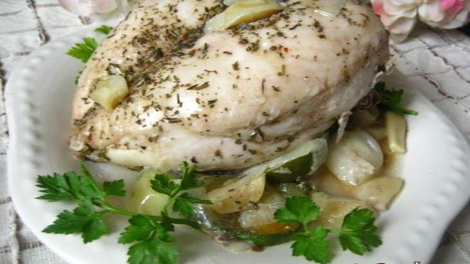 Рецепт Куриной грудки с цукини и пореем на пару