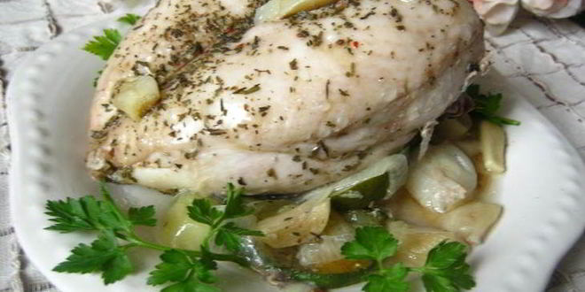 Рецепт куриной грудки с цукини и пореем на пару