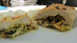 Рецепт Куриного филе с творогом, шпинатом и карри