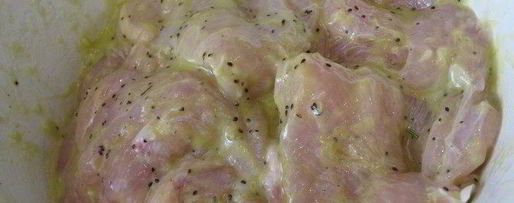 Шаг 1: куриного филе с творогом, шпинатом и карри