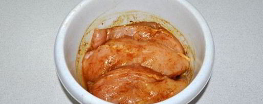 Шаг 1: куриного филе в пергаменте