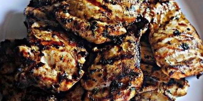 Рецепт куриных бедер в пиве с чесноком и тмином