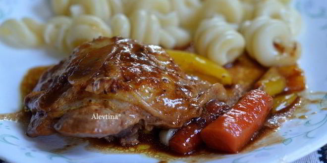 Рецепт куриных бедрышек в пакете с овощами