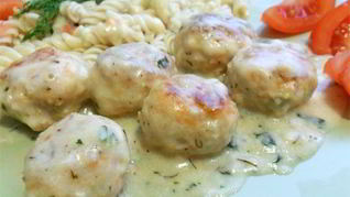 Рецепт Куриных тефтелей в соусе бешамель