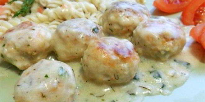 Рецепт куриных тефтелей в соусе бешамель