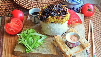 Рецепт Курицы карри с карамелизированным луком и омлетом