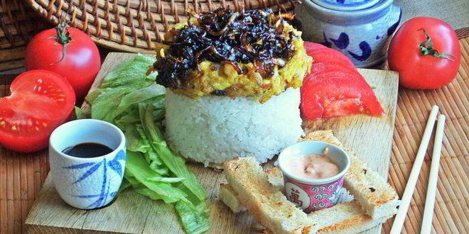 Рецепт курицы карри с карамелизированным луком и омлетом