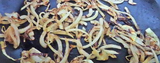 Шаг 13: курицы карри с карамелизированным луком и омлетом