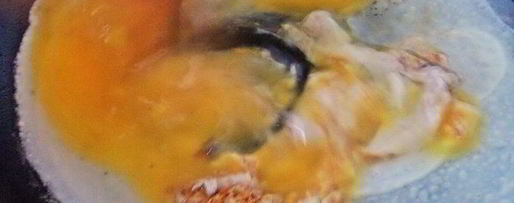 Шаг 18: курицы карри с карамелизированным луком и омлетом