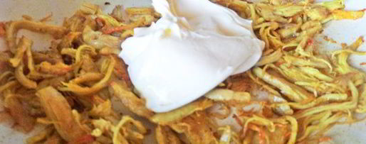 Шаг 7: курицы карри с карамелизированным луком и омлетом