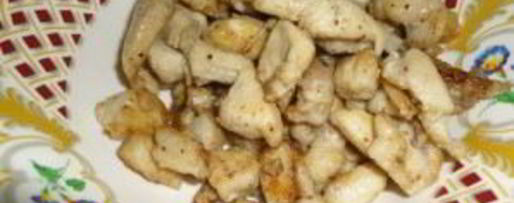 Шаг 6: курицы мелкими кусочками