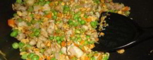 Шаг 9: курицы мелкими кусочками