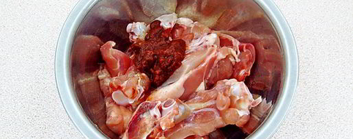 Шаг 1: курицы с картошкой в банке