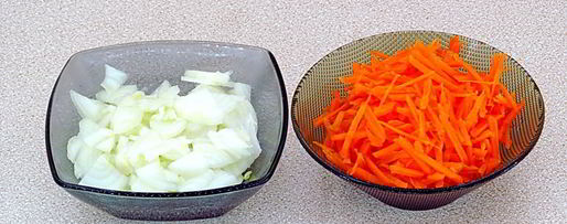 Шаг 4: курицы с картошкой в банке