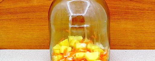 Шаг 8: курицы с картошкой в банке