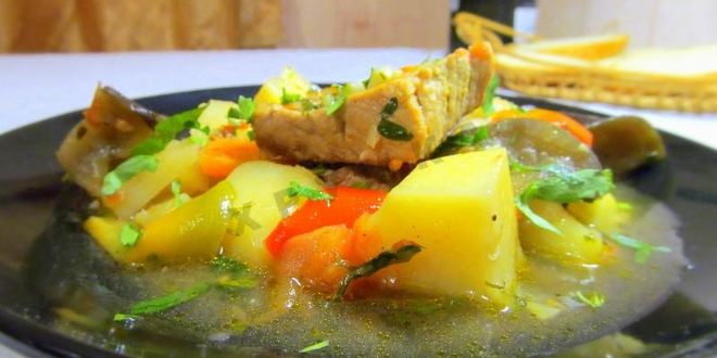 Рецепт мяса с баклажанами и картофелем в мультиварке