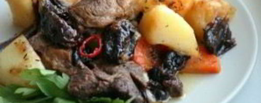 Шаг 12: острой баранины с овощами и черносливом