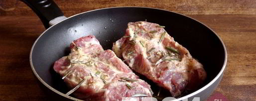 Шаг 2: свинины с розмарином