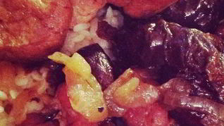 Рецепт Свинины, тушеной с черносливом и луком