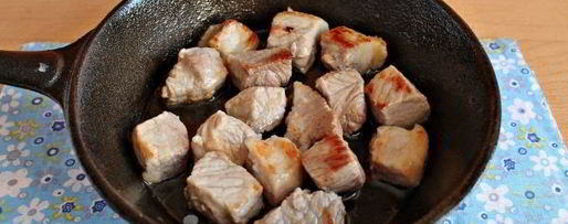 Шаг 4: свинины в горшочках в духовке