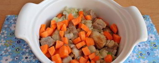 Шаг 6: свинины в горшочках в духовке