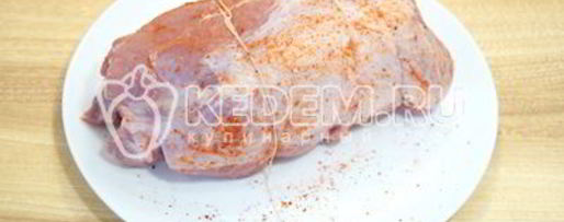 Шаг 5: свинины в рукаве в духовке