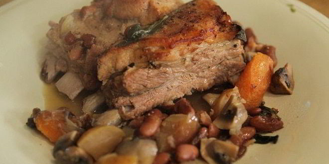 Рецепт свиных ребрышек с грибами и красной фасолью