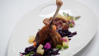 Рецепт Утиной ножки с краснокочанной капустой в красном вине