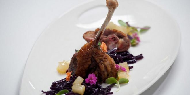 Рецепт утиной ножки с краснокочанной капустой в красном вине