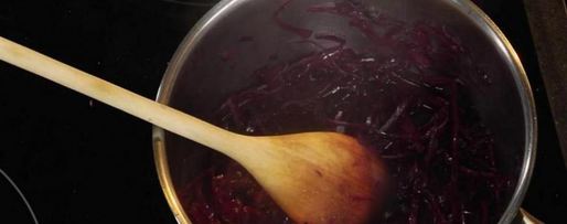 Шаг 3: утиной ножки с краснокочанной капустой в красном вине