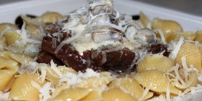 Рецепт экзотического бефстроганова с пастой конкилье