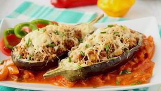 Рецепт Баклажанов фаршированных, на овощной подушке