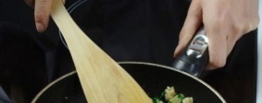 Шаг 1: баклажанов с чесночной начинкой